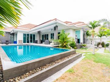 WOODLANDS : Luxury 3 Bedroom Pool Villa
