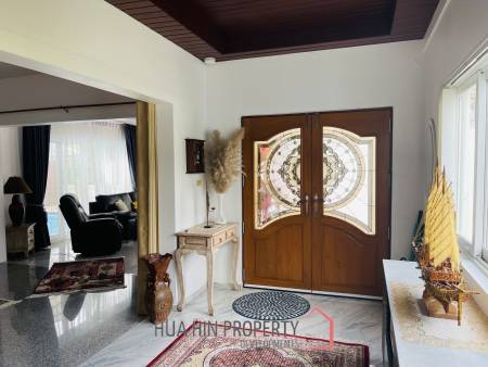 Wararom / Pak Nam Pran: Top-maintained Villa surrounded by beautiful Nature