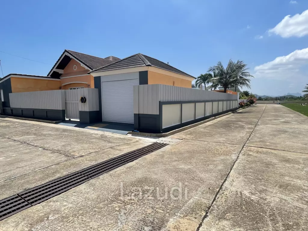 Wararom / Pak Nam Pran: Top-maintained Villa surrounded by beautiful Nature