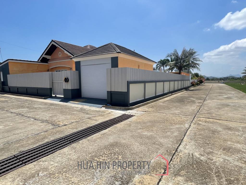 Wararom / Pak Nam Pran: Top-maintained Villa surrounded by beautiful Nature