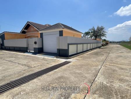 Wararom / Pak Nam Pran: Top-maintained Villa surrounded by beautiful Nature