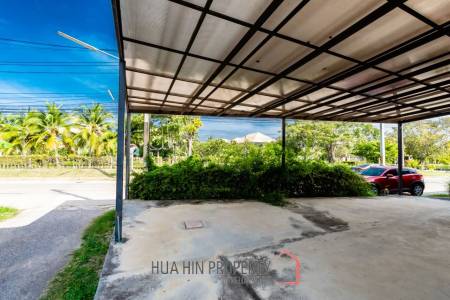 SHOP HOUSE CLOSE TO SOI 112   Great for office or restaurant business