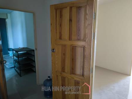 SHOP HOUSE CLOSE TO SOI 112   Great for office or restaurant business