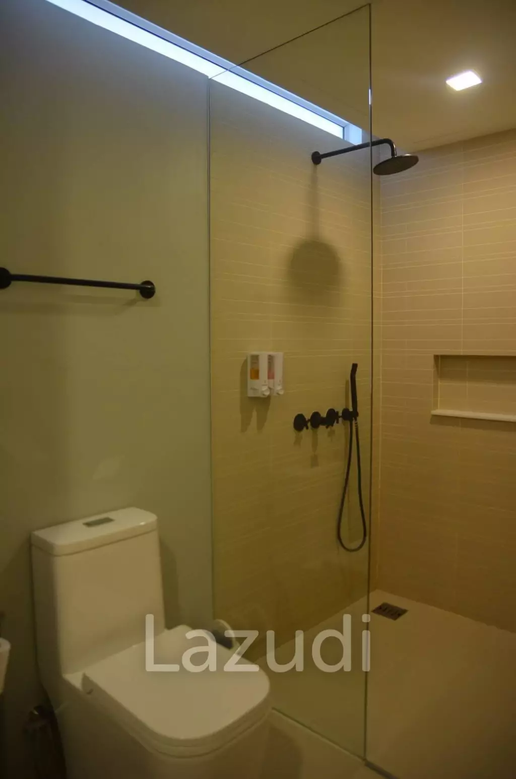 Wan Vayla : 1 Bedroom Pool View Condo