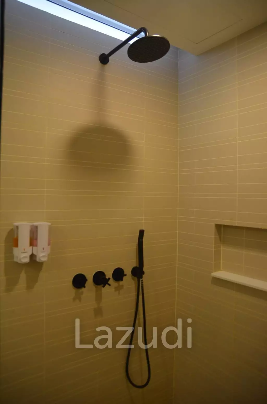 Wan Vayla : 1 Bedroom Pool View Condo