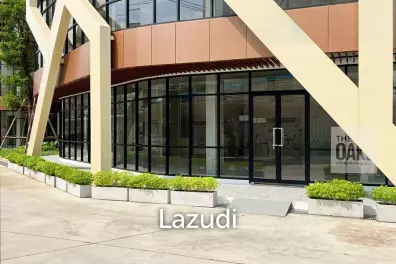 Retail space for rent in Bangna