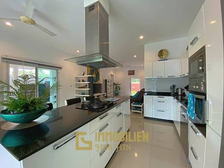 Lovely 3 Bed 3 Bath Private Pool Villa For Sale in Soi 88 with Extra Land