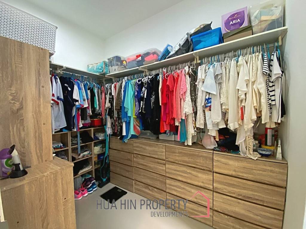 Lovely 3 Bed 3 Bath Private Pool Villa For Sale in Soi 88 with Extra Land
