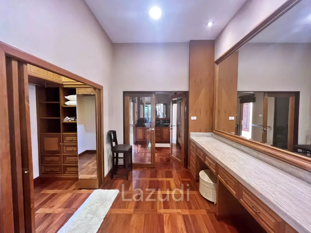 3 Beds 3 Baths 350 SQ.M. View Talay Marina