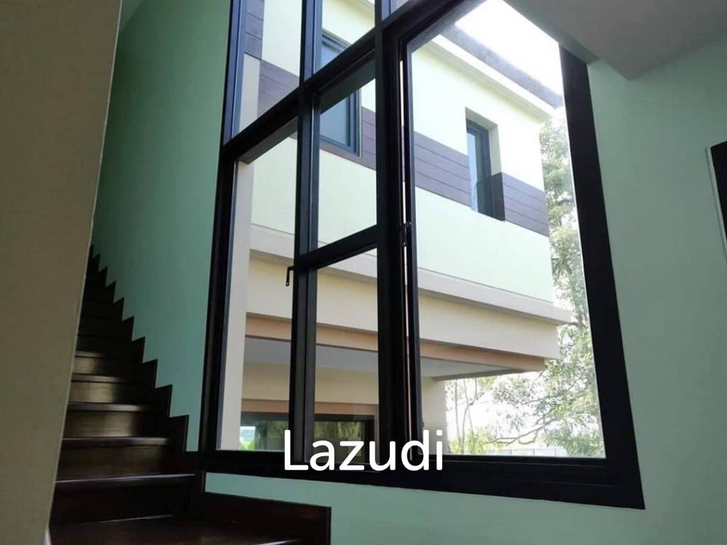 4 Bed 280 SQ.M Chaiyapruek Land and House Park