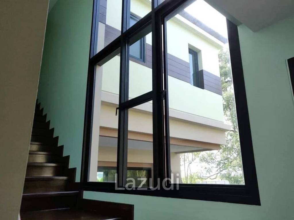 4 Bed 280 SQ.M Chaiyapruek Land and House Park