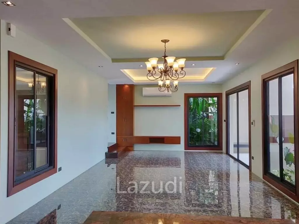 4 Bed 280 SQ.M Chaiyapruek Land and House Park