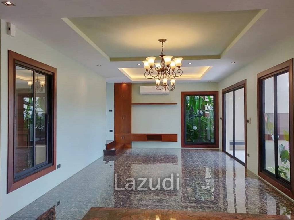 4 Bed 280 SQ.M Chaiyapruek Land and House Park