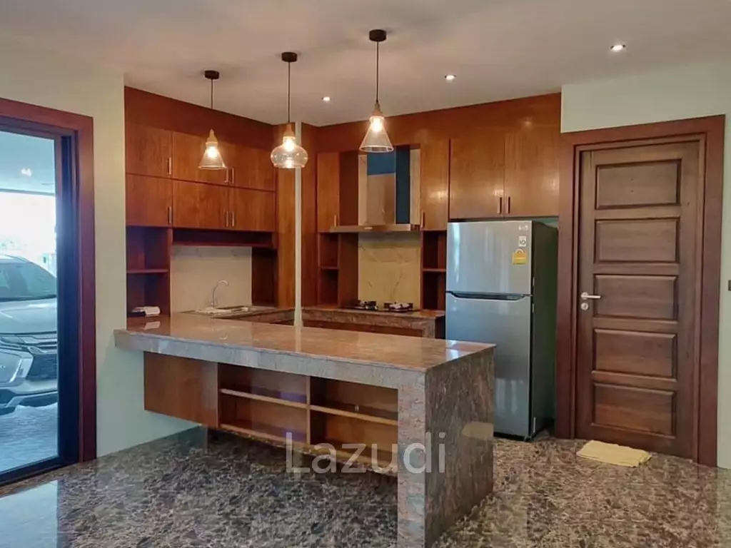 4 Bed 280 SQ.M Chaiyapruek Land and House Park