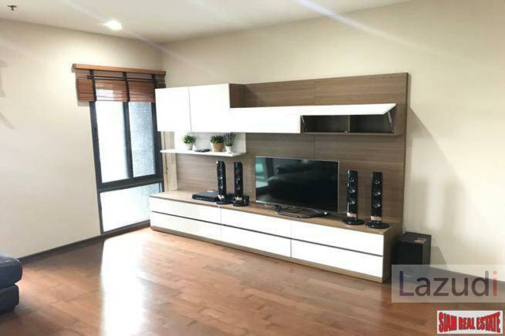 Noble Remix | Spacious Two Bedroom Condo within Walking Distance to BTS Thong Lo