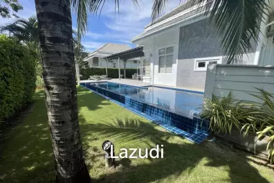 Black Mountain: Modern 3 Bed, 2 Bath Villa with extended Pool and Terrace Area