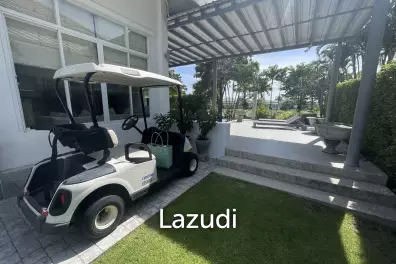 Black Mountain: Modern 3 Bed, 2 Bath Villa with extended Pool and Terrace Area