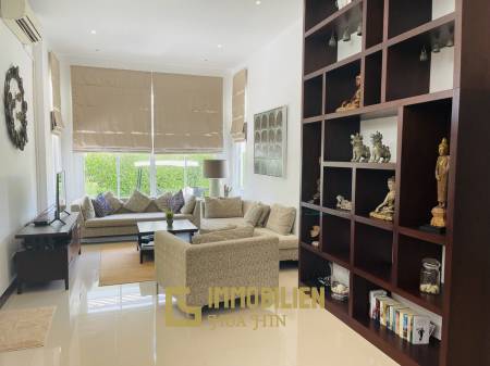 Black Mountain: Modern 3 Bed, 2 Bath Villa with extended Pool and Terrace Area