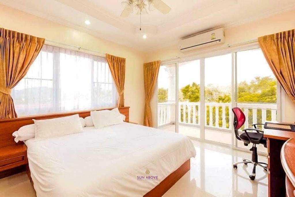 Apartment Building with 6 Bedroom For Sale In The Heart Of Rawai