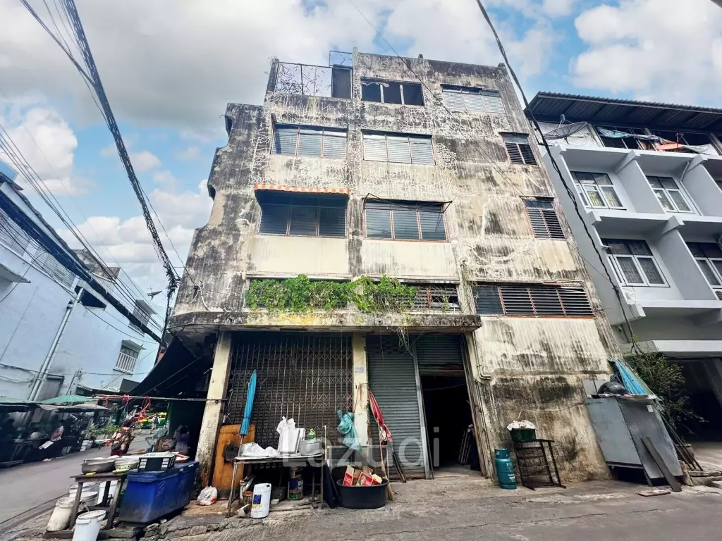 Sukhumvit 30 Shophouse for Sale/Rent - Prime Location Near BTS Phromphong