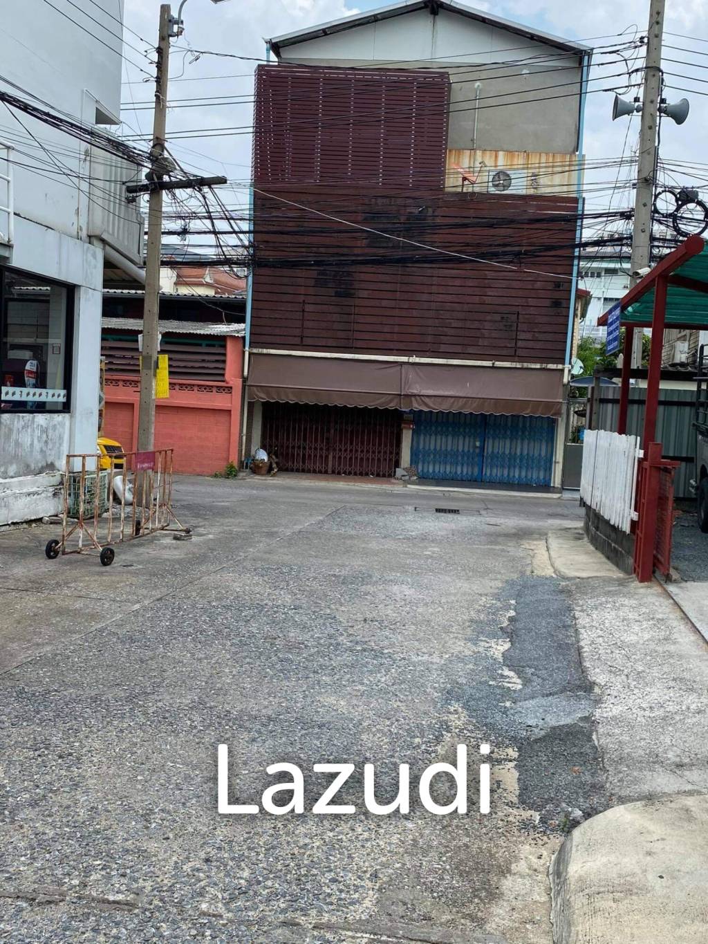 2 storey townhouse for sale in Siriraj district