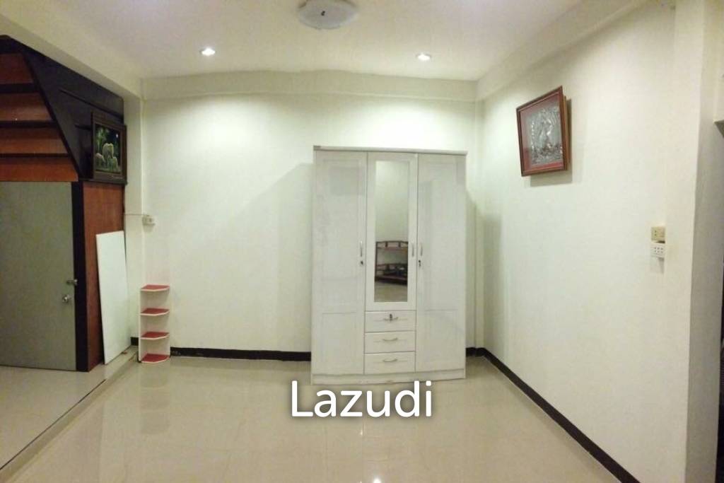Twin houses near the electric train 500 meters, comfortable, safe, close to the market.