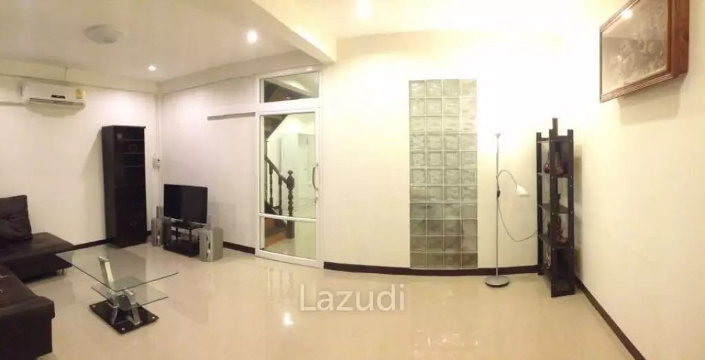 Twin houses near the electric train 500 meters, comfortable, safe, close to the market.