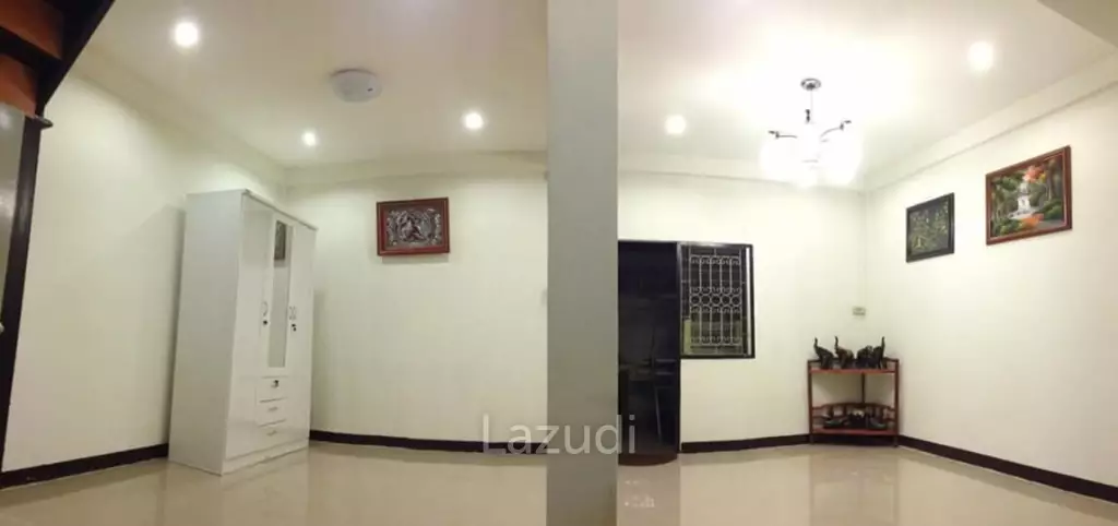 Twin houses near the electric train 500 meters, comfortable, safe, close to the market.