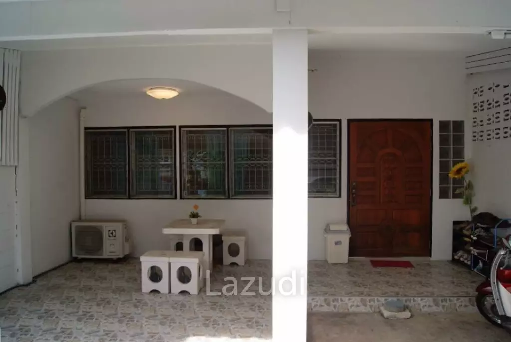 Twin houses near the electric train 500 meters, comfortable, safe, close to the market.