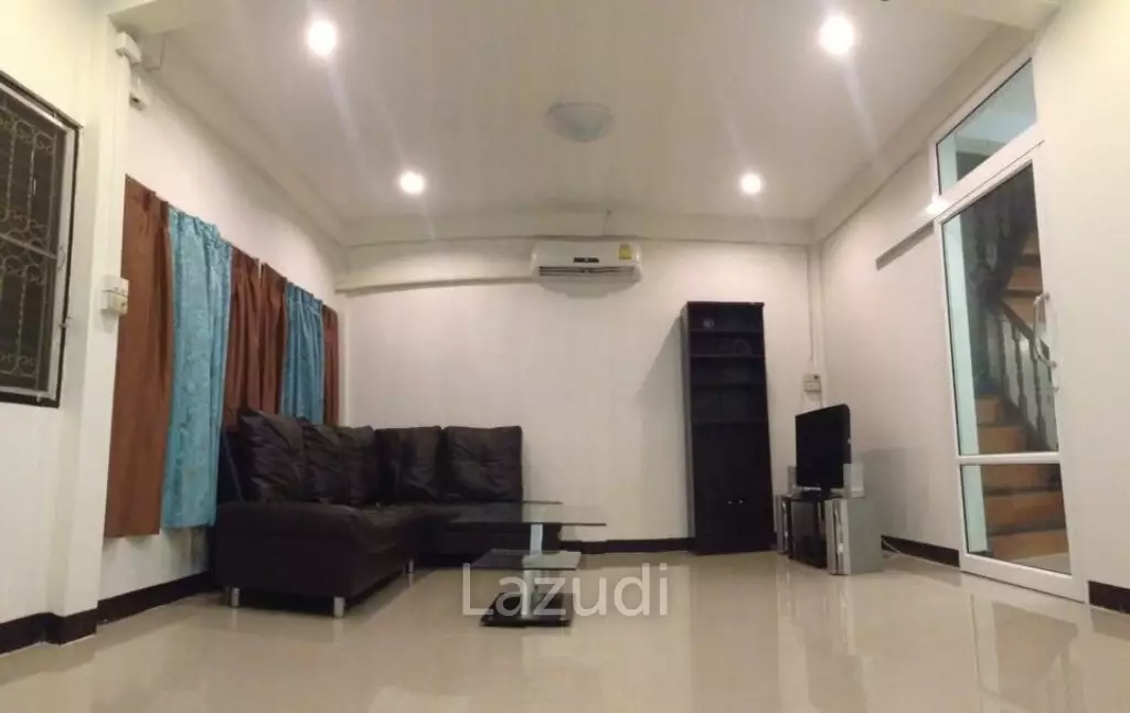 Twin houses near the electric train 500 meters, comfortable, safe, close to the market.