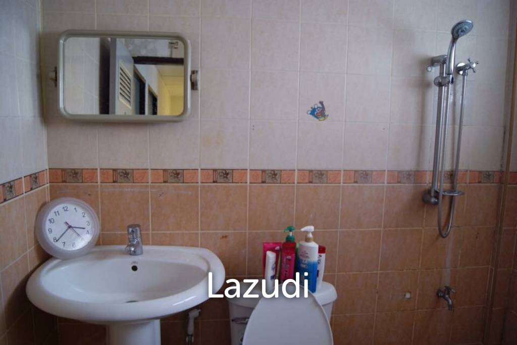 Twin houses near the electric train 500 meters, comfortable, safe, close to the market.