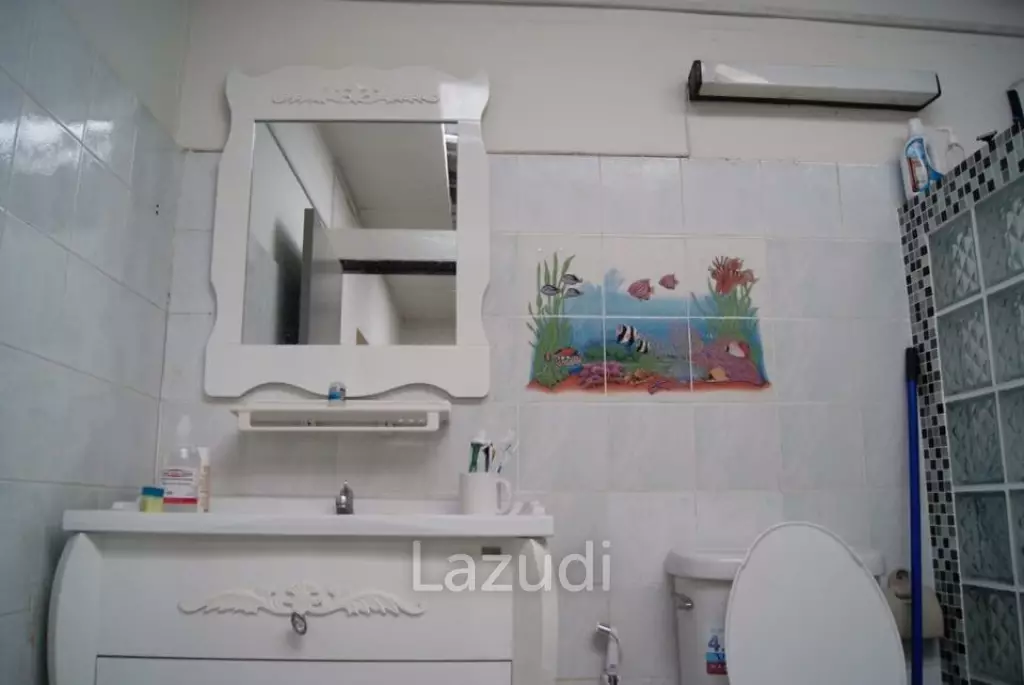 Twin houses near the electric train 500 meters, comfortable, safe, close to the market.