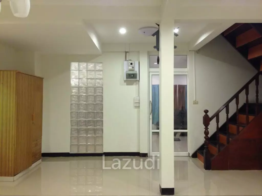 Twin houses near the electric train 500 meters, comfortable, safe, close to the market.