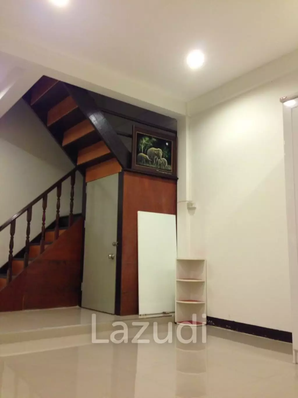 Twin houses near the electric train 500 meters, comfortable, safe, close to the market.