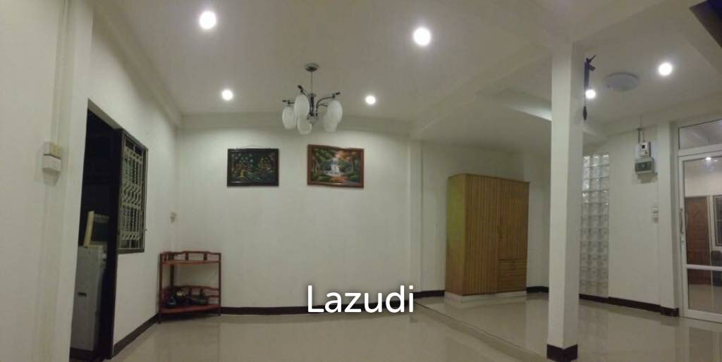 Twin houses near the electric train 500 meters, comfortable, safe, close to the market.