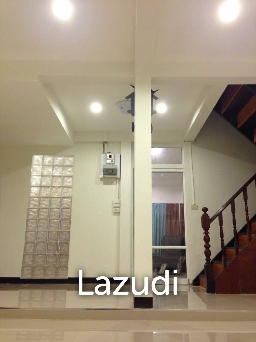 Twin houses near the electric train 500 meters, comfortable, safe, close to the market.