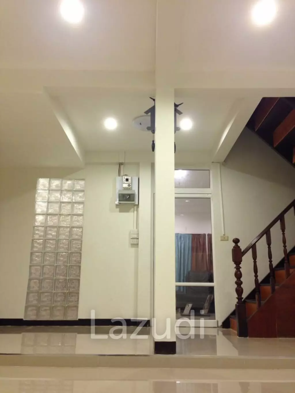 Twin houses near the electric train 500 meters, comfortable, safe, close to the market.