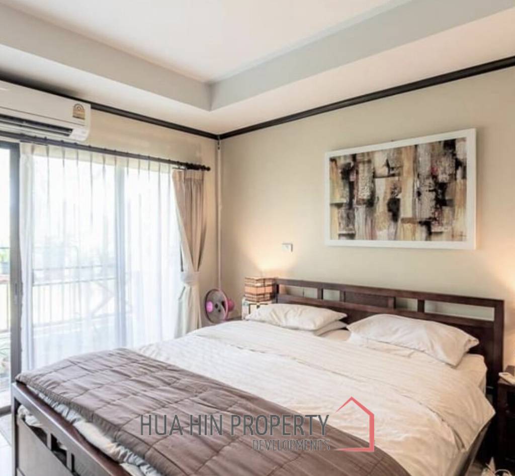 PALM HILL CONDO  : 2 bed on top floor