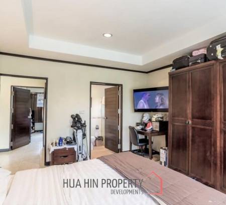 PALM HILL CONDO  : 2 bed on top floor