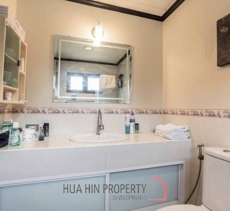 PALM HILL CONDO  : 2 bed on top floor