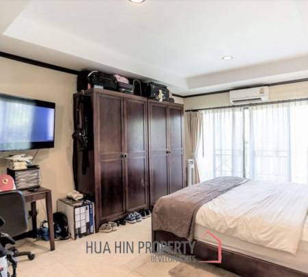 PALM HILL CONDO  : 2 bed on top floor