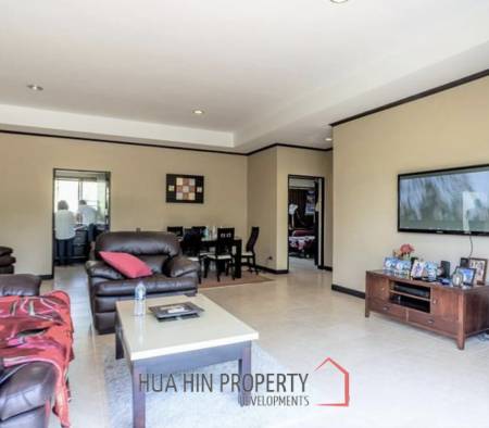 PALM HILL CONDO  : 2 bed on top floor