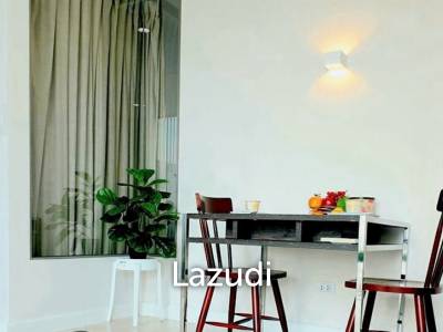 1 Bed 1 Bath 53 SQ.M The Room BTS Wongwian Yai