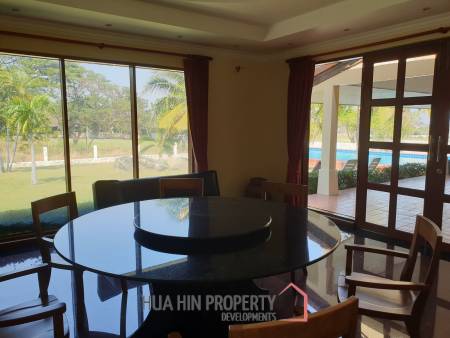Large Entertaining Home On Golf Course With Memberships