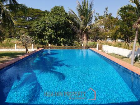 Large Entertaining Home On Golf Course With Memberships