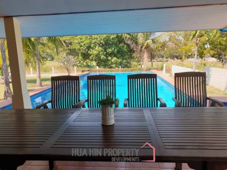 Large Entertaining Home On Golf Course With Memberships