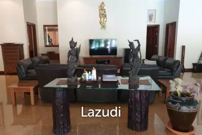 Large Entertaining Home On Golf Course With Memberships