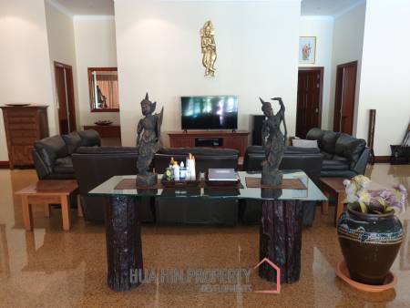 Large Entertaining Home On Golf Course With Memberships