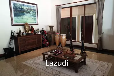 Large Entertaining Home On Golf Course With Memberships