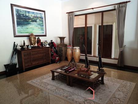 Large Entertaining Home On Golf Course With Memberships